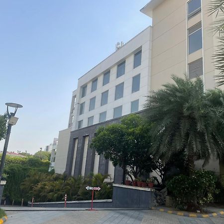 V Retreat Gurgaon Otel Dış mekan fotoğraf