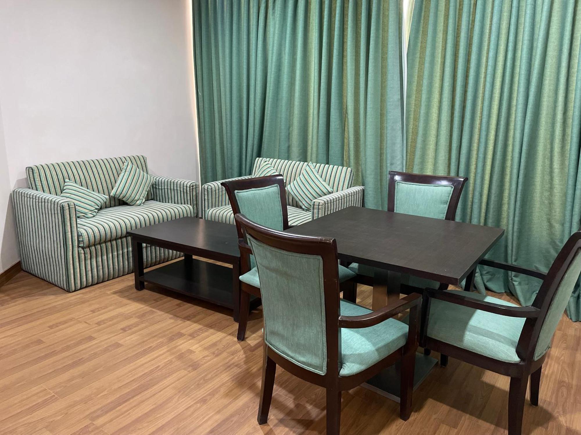 V Retreat Gurgaon Otel Dış mekan fotoğraf