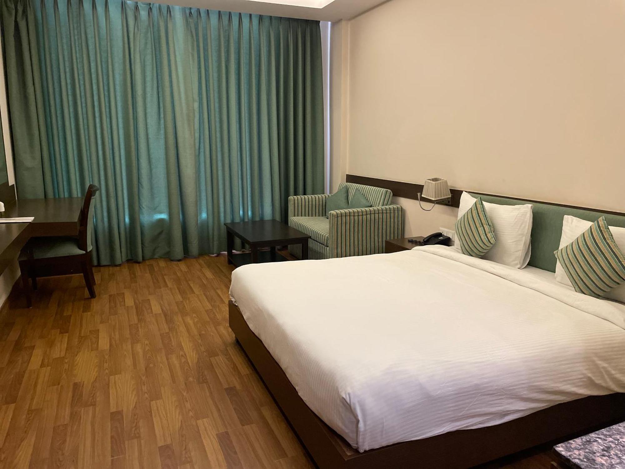 V Retreat Gurgaon Otel Dış mekan fotoğraf