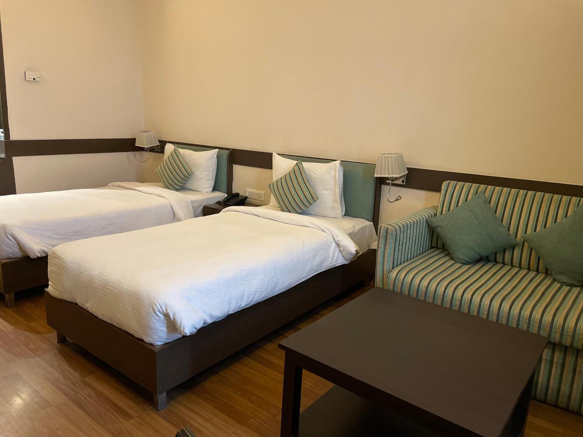 V Retreat Gurgaon Otel Dış mekan fotoğraf